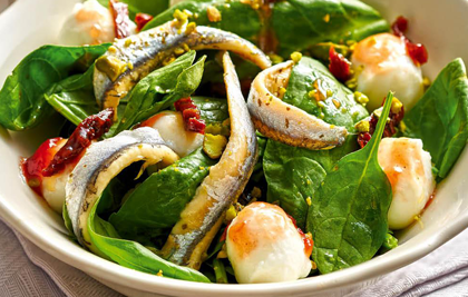 ENSALADA DE ESPINACAS FRESCAS CON BOQUERONES